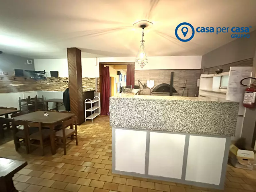 Immagine 10 di Attività commerciale in vendita  in Piazza Commercio 103 a Lusia