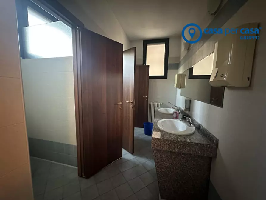 Immagine 22 di Attività commerciale in vendita  in Piazza Commercio 103 a Lusia