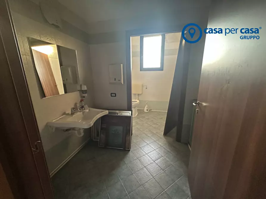 Immagine 23 di Attività commerciale in vendita  in Piazza Commercio 103 a Lusia