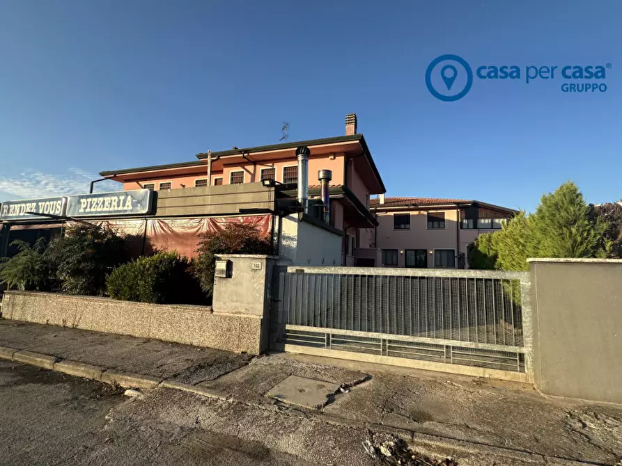 Immagine 28 di Attività commerciale in vendita  in Piazza Commercio 103 a Lusia