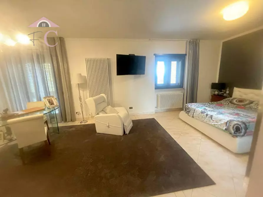 Immagine 2 di Villa in vendita  in località campigliano snc a Rivodutri