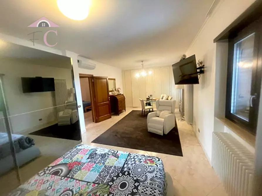 Immagine 12 di Villa in vendita  in località campigliano snc a Rivodutri