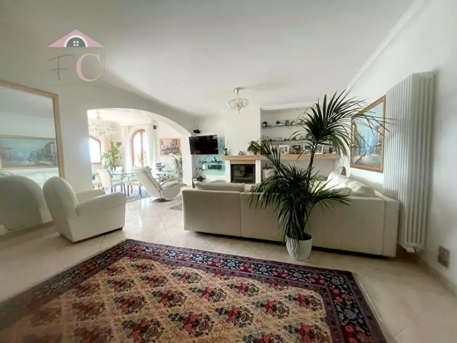 Immagine 15 di Villa in vendita  in località campigliano snc a Rivodutri