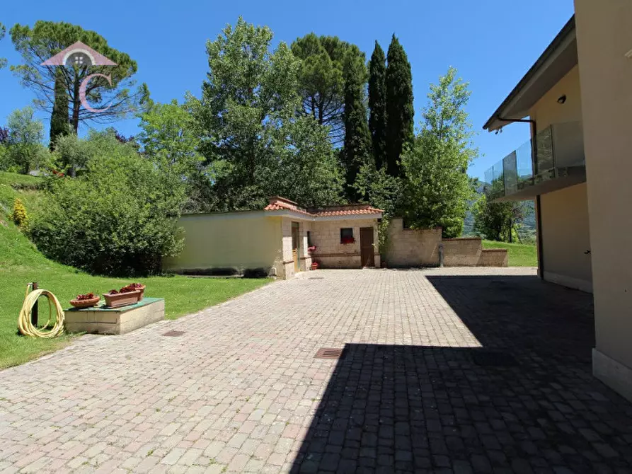 Immagine 38 di Villa in vendita  in località campigliano snc a Rivodutri