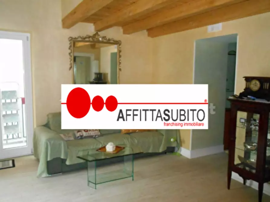 Immagine 3 di Appartamento in vendita  in via Amato di Montecassino 12 a Napoli