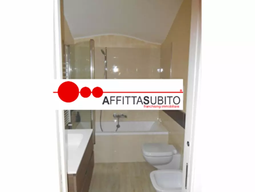 Immagine 6 di Appartamento in vendita  in via Amato di Montecassino 12 a Napoli