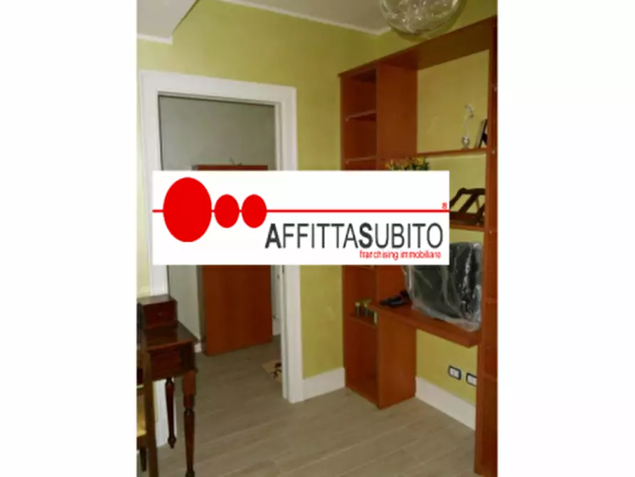 Immagine 13 di Appartamento in vendita  in via Amato di Montecassino 12 a Napoli