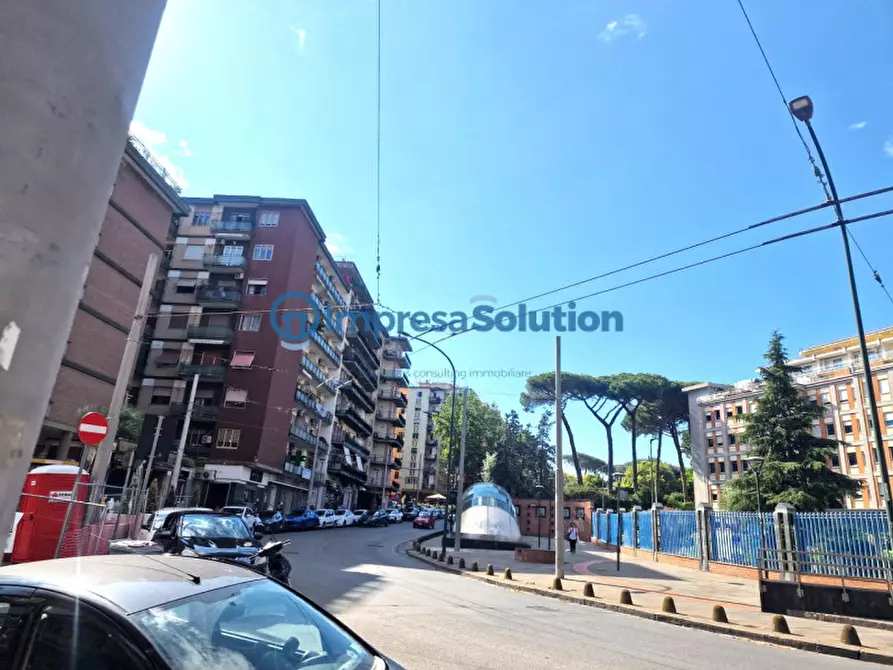 Immagine 2 di Negozio in affitto  in Via Antonino D'Antona a Napoli