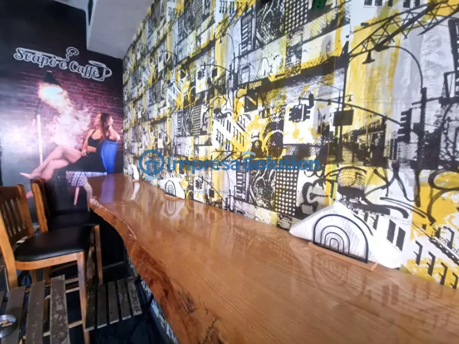 Immagine 9 di Negozio in affitto  in Via Antonino D'Antona a Napoli