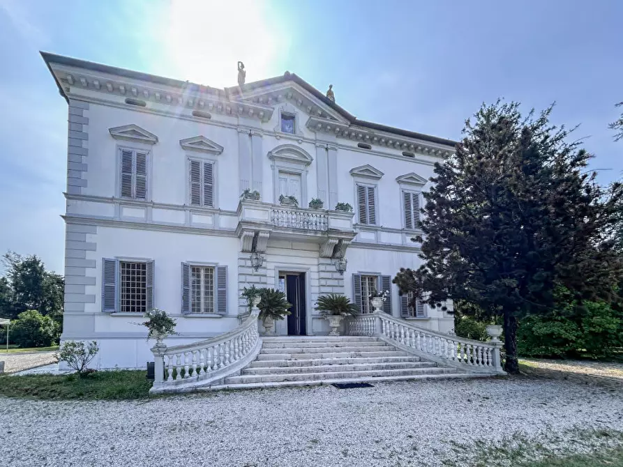 Immagine 2 di Villa in vendita  in Via Verona a Vigasio