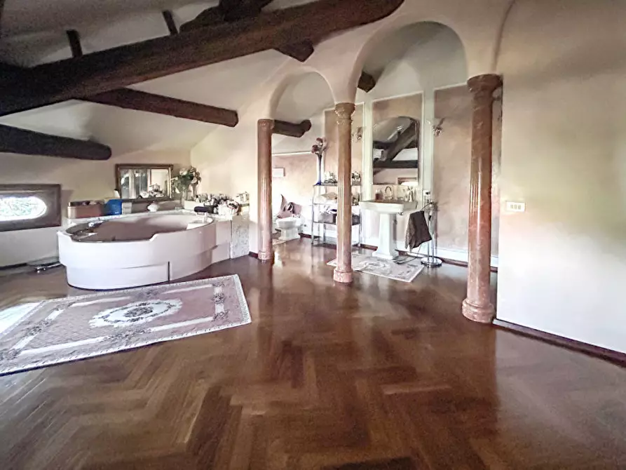 Immagine 60 di Villa in vendita  in Via Verona a Vigasio