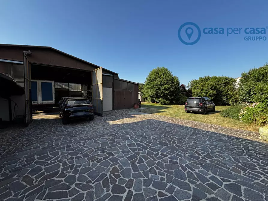 Immagine 4 di Casa bifamiliare in vendita  a Rovigo