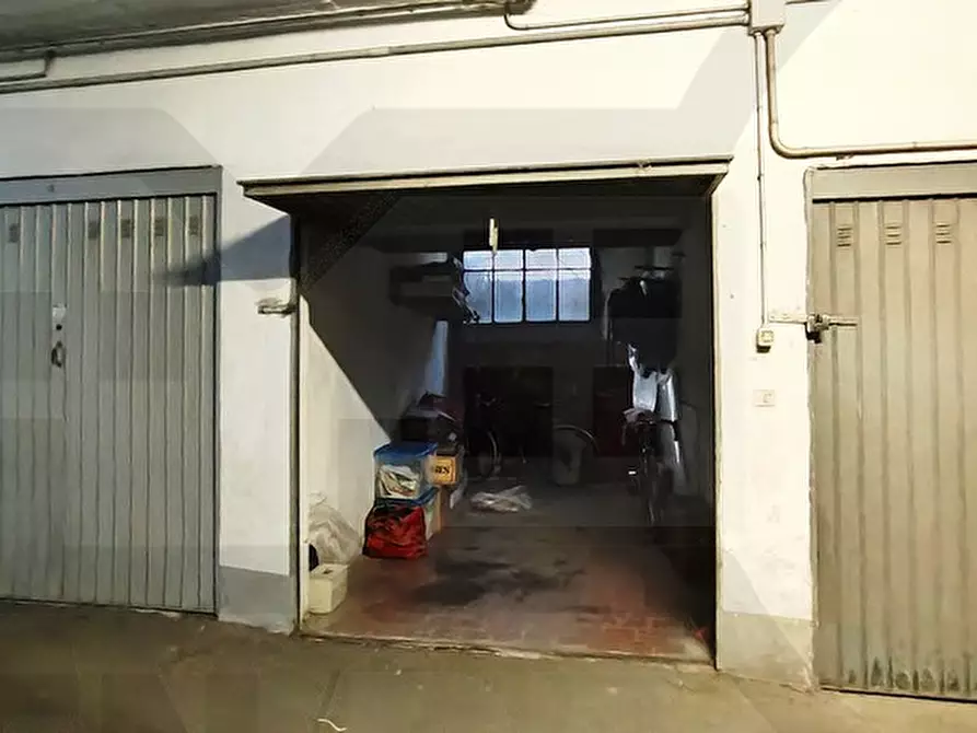 Immagine 1 di Garage in vendita  in Via molino vecchio a Imola