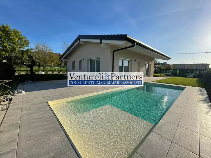 Immagine 5 di Villa in vendita  in Via Chiesa a Soiano Del Lago