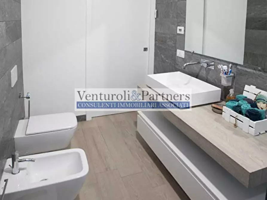 Immagine 7 di Villa in vendita  in Via Chiesa a Soiano Del Lago