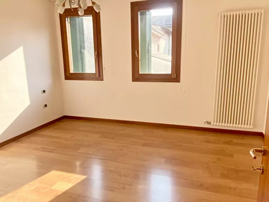 Immagine 11 di Appartamento in vendita  in via San Pio X 34/a a Castelfranco Veneto