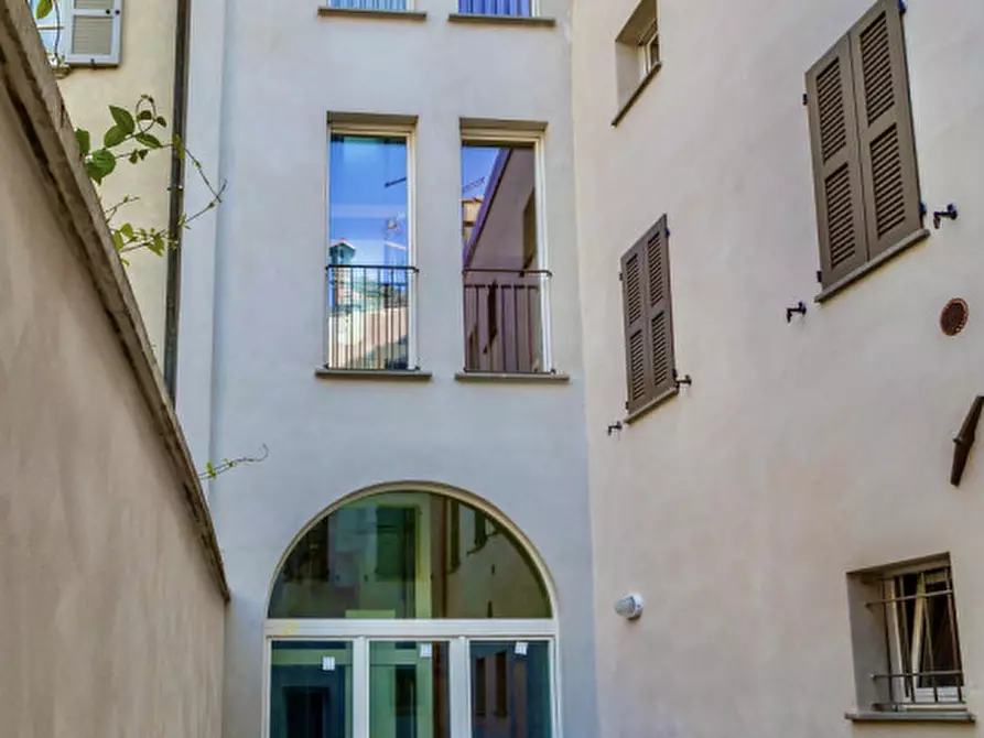 Immagine 2 di Villa in vendita  a Piacenza