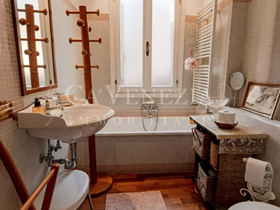 Immagine 7 di Appartamento in vendita  a Venezia