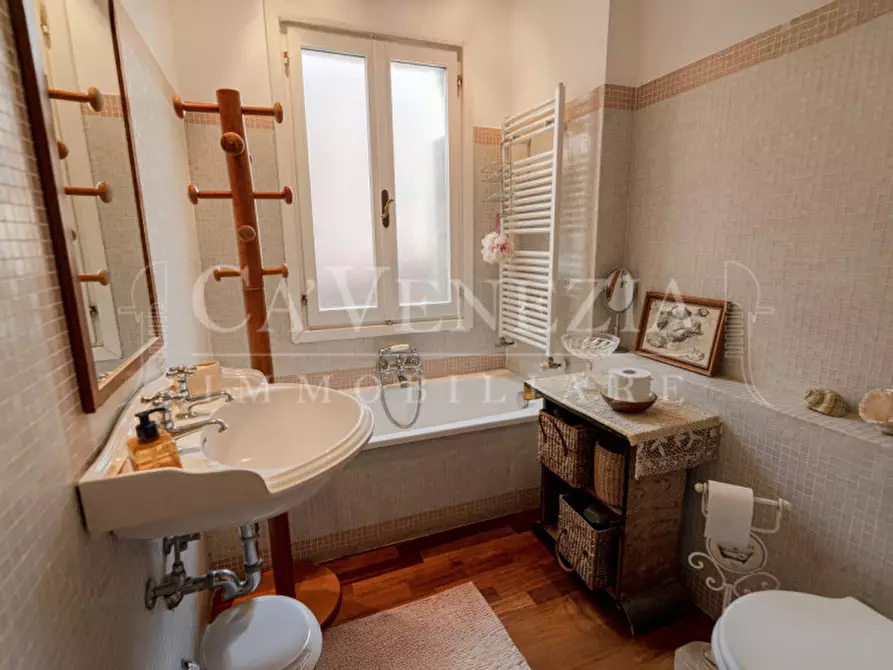 Immagine 8 di Appartamento in vendita  a Venezia