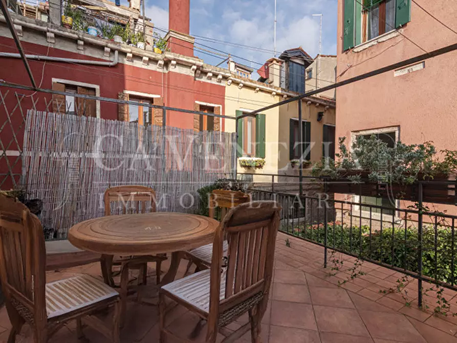 Immagine 16 di Appartamento in vendita  a Venezia