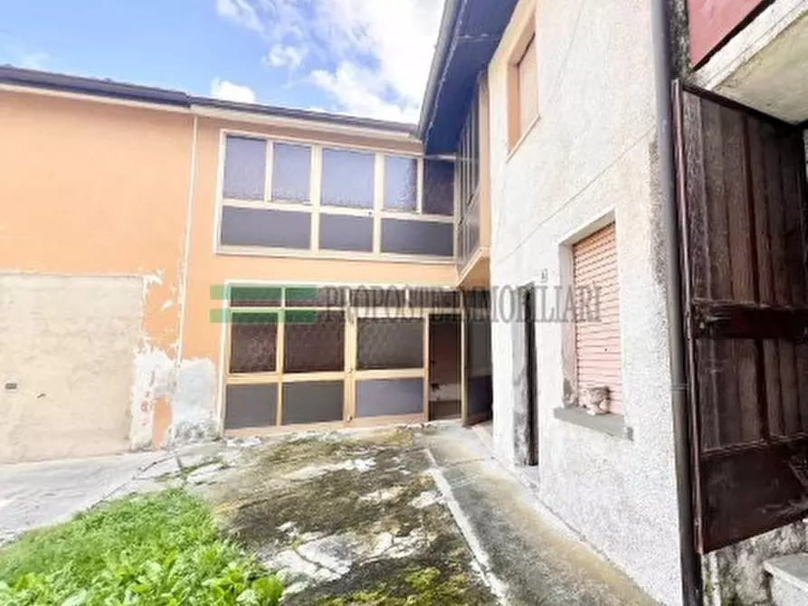 Immagine 3 di Rustico / casale in vendita  in Via Maestrini a Ome