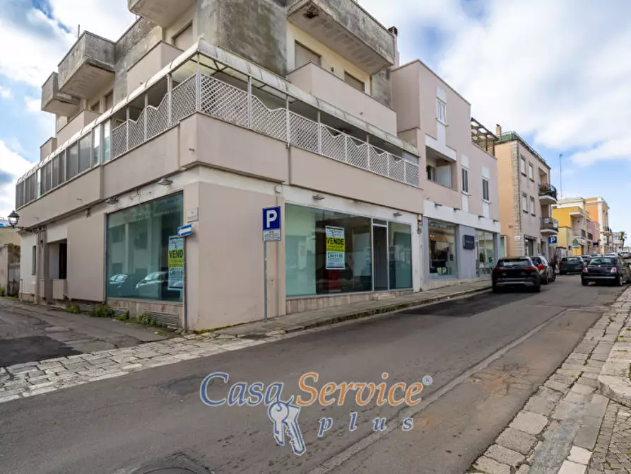 Immagine 1 di Negozio in vendita  in Via Matino a Casarano
