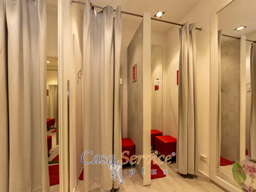 Immagine 12 di Attività commerciale in vendita  in Via Matino a Casarano