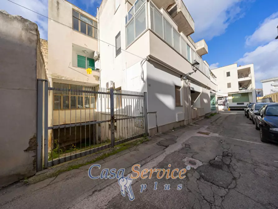 Immagine 16 di Negozio in vendita  in Via Matino a Casarano