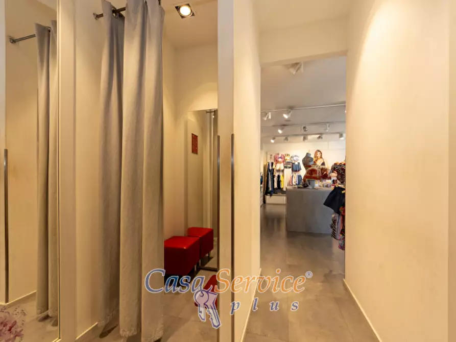 Immagine 17 di Attività commerciale in vendita  in Via Matino a Casarano