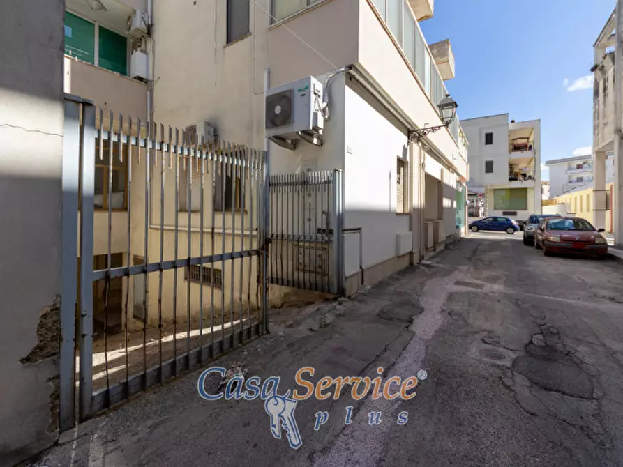 Immagine 18 di Attività commerciale in vendita  in Via Matino a Casarano