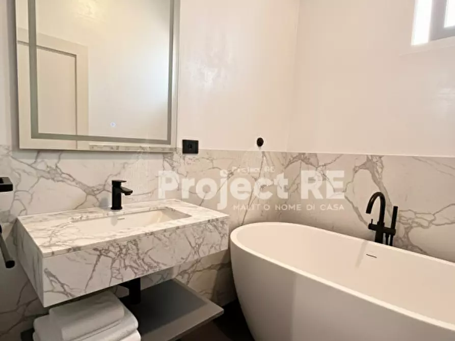 Immagine 10 di Appartamento in vendita  in Via Italia a Reggio Di Calabria