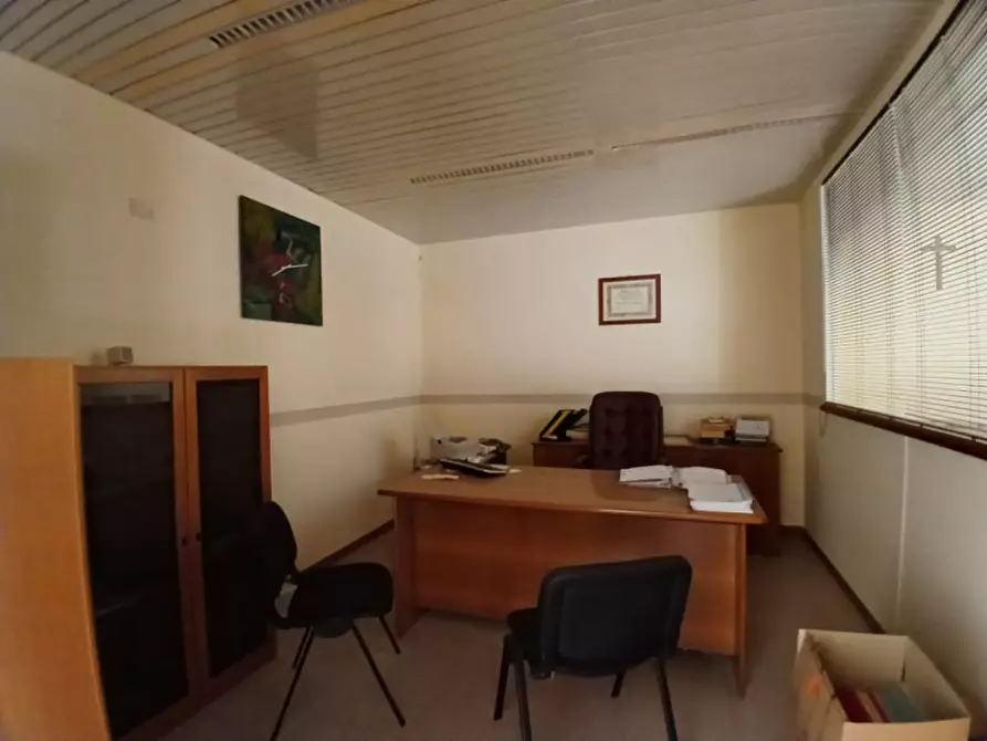 Immagine 6 di Negozio in vendita  in Via Sant'Angelo a Rosolini