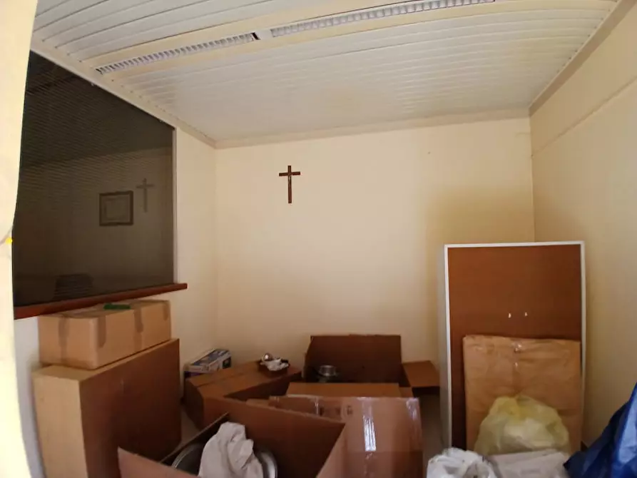 Immagine 9 di Negozio in vendita  in Via Sant'Angelo a Rosolini
