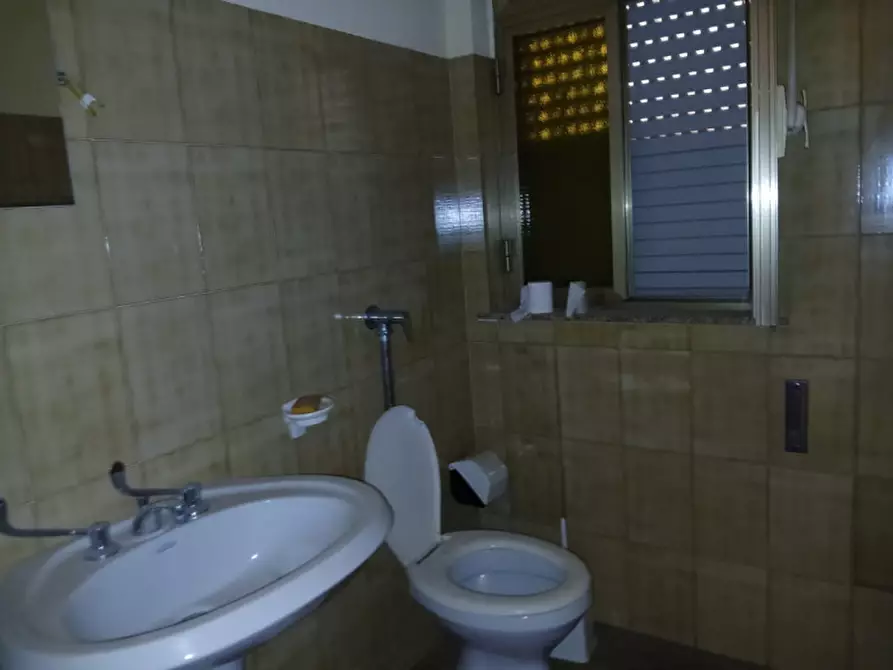 Immagine 11 di Negozio in vendita  in Via Sant'Angelo a Rosolini