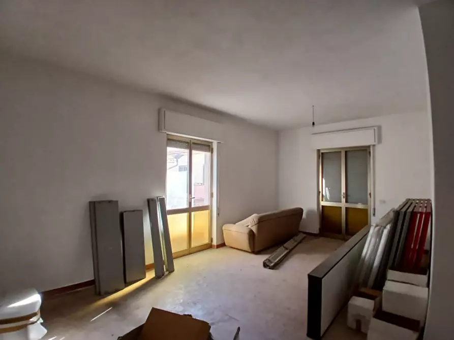 Immagine 17 di Negozio in vendita  in Via Sant'Angelo a Rosolini