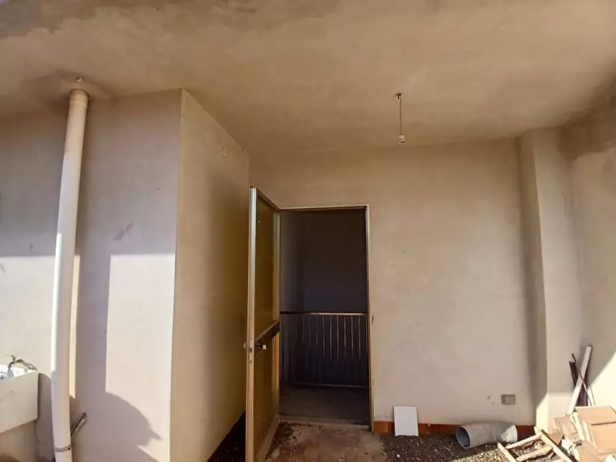 Immagine 25 di Negozio in vendita  in Via Sant'Angelo a Rosolini