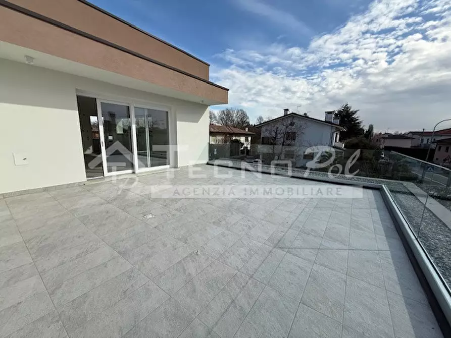 Immagine 1 di Attico in vendita  a Noale