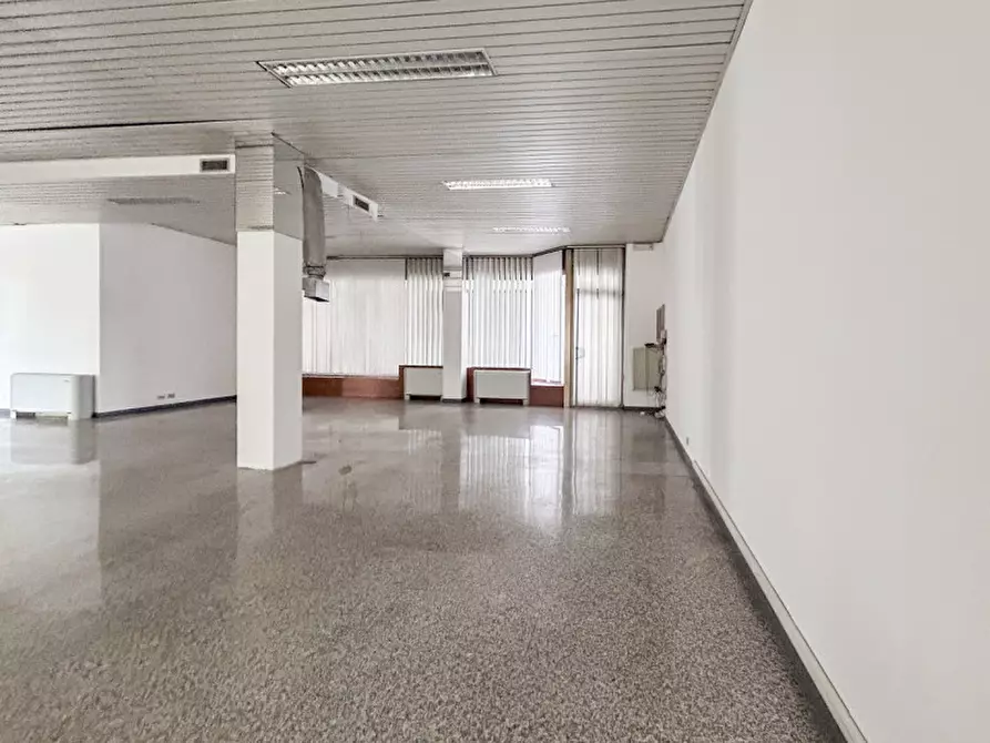Immagine 5 di Ufficio in vendita  in Via Piazzale Vittorio Veneto a Bussolengo