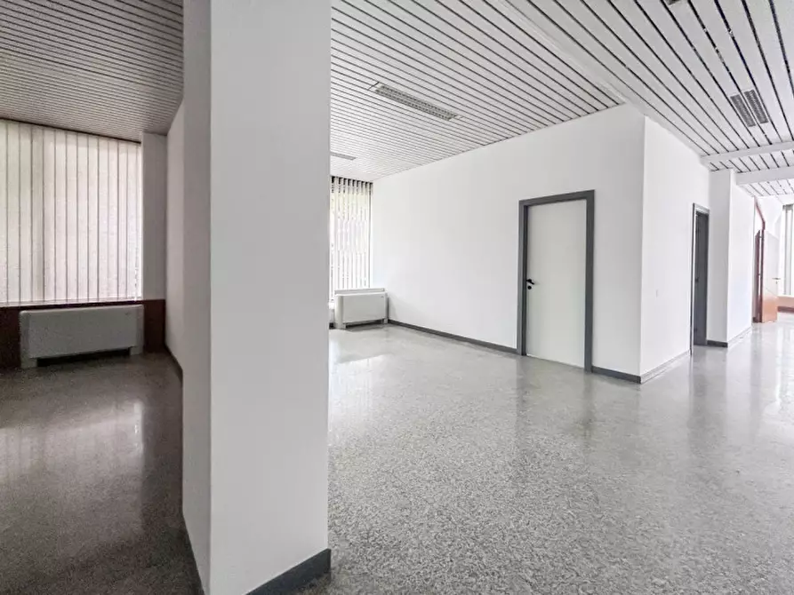 Immagine 7 di Ufficio in vendita  in Via Piazzale Vittorio Veneto a Bussolengo
