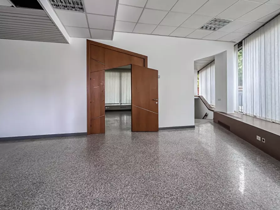 Immagine 16 di Ufficio in vendita  in Via Piazzale Vittorio Veneto a Bussolengo