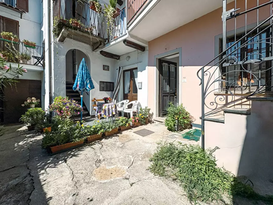 Immagine 11 di Appartamento in vendita  in Via Palestro 2 a Stresa