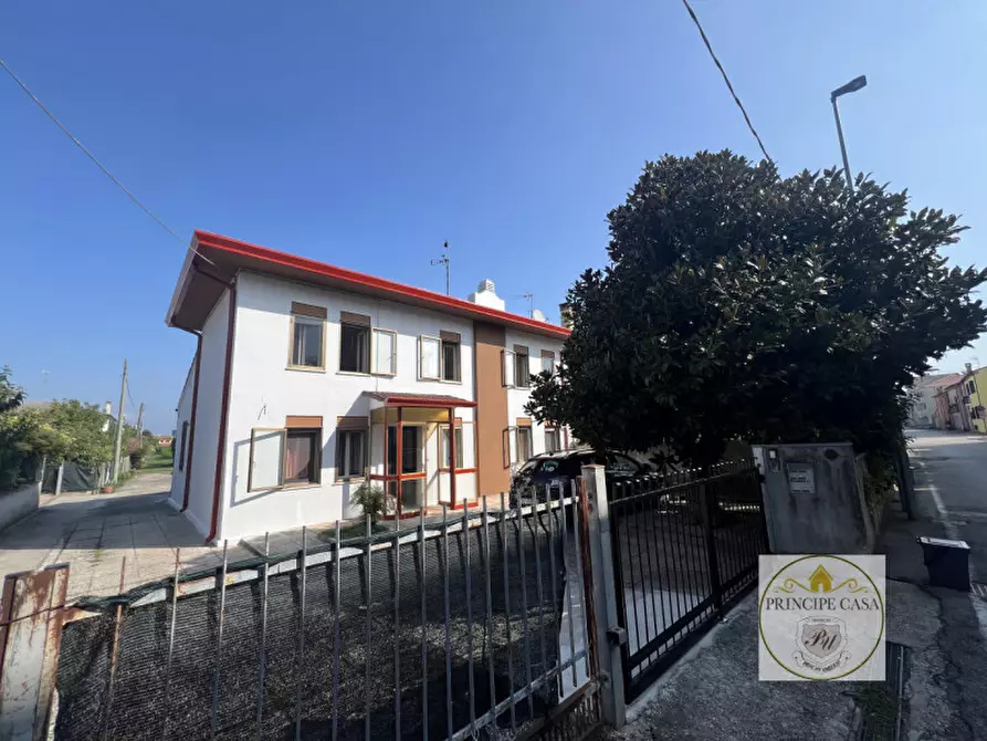 Immagine 29 di Casa bifamiliare in vendita  in Via Santa Caterina a Stanghella