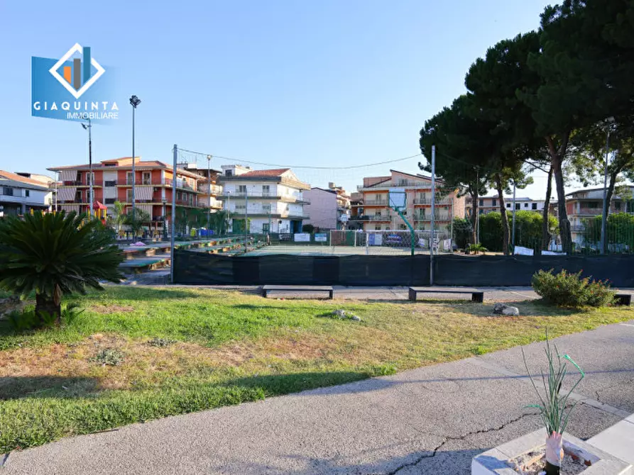 Immagine 9 di Attività commerciale in vendita  in Viale Aldo Moro a Scordia