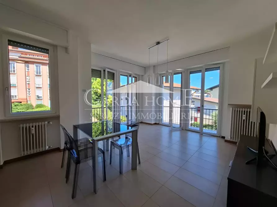 Immagine 3 di Appartamento in vendita  in Via Aleardi a Desenzano Del Garda