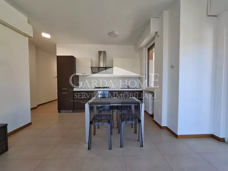 Immagine 4 di Appartamento in vendita  in Via Aleardi a Desenzano Del Garda