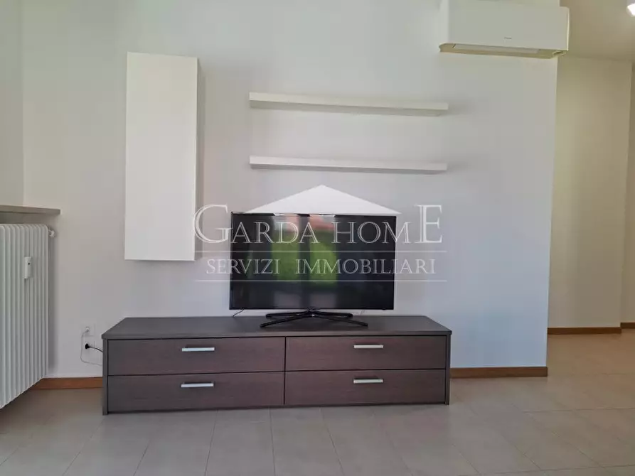 Immagine 6 di Appartamento in vendita  in Via Aleardi a Desenzano Del Garda