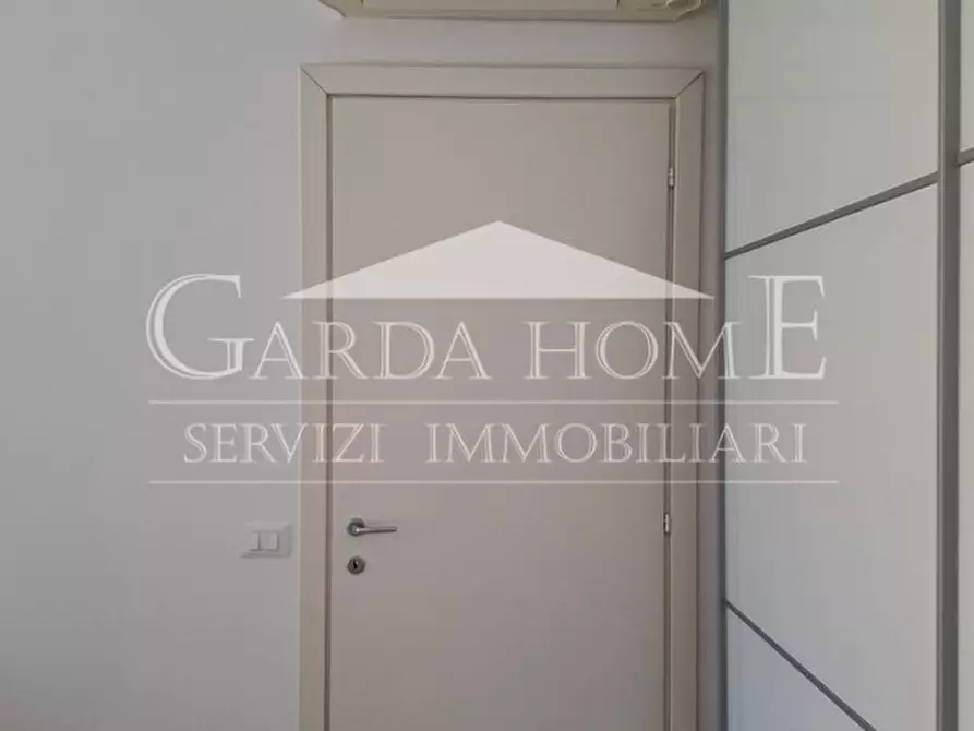 Immagine 21 di Appartamento in vendita  in Via Aleardi a Desenzano Del Garda