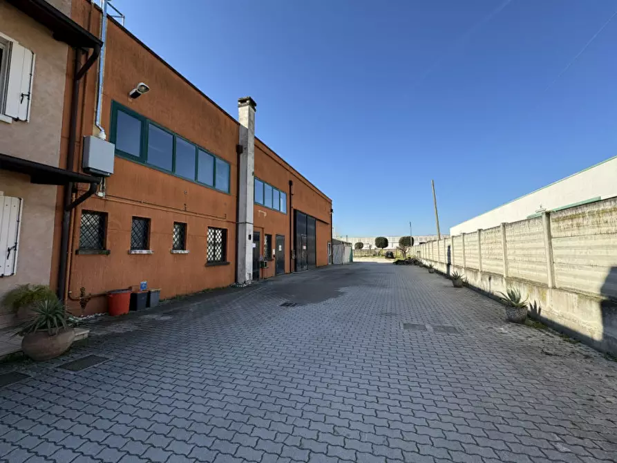 Immagine 5 di Capannone industriale in vendita  in Via Umbria a Monselice