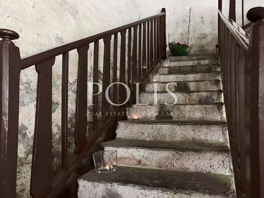 Immagine 5 di Villa in vendita  in VIA DIAZ a Alzate Brianza