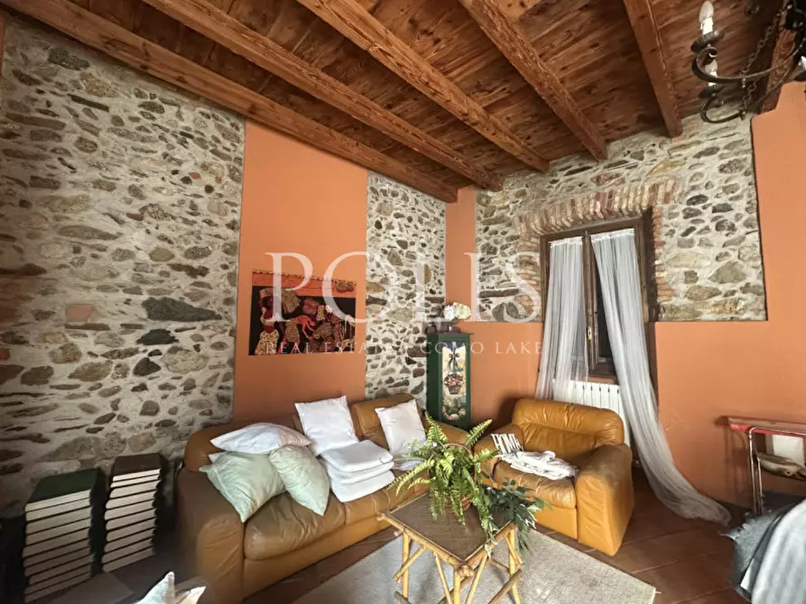 Immagine 8 di Villa in vendita  in VIA DIAZ a Alzate Brianza